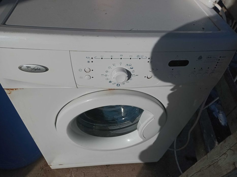 Vand 2 masini  de spalat pt piese merg amândouă