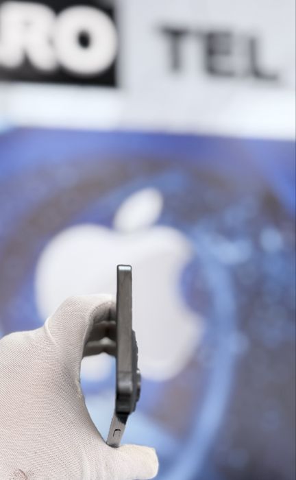 Продавам iPhone 16 Pro Max, 256GB