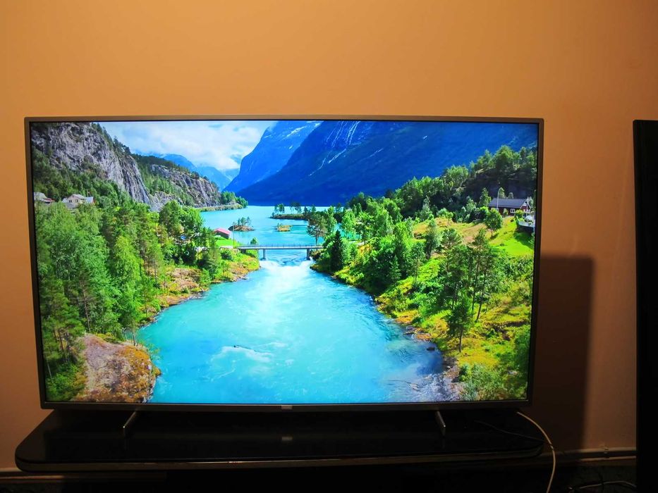 Televizor  Led Smart Ultra 4K PHILIPS 147cm model 58PUS7555/12