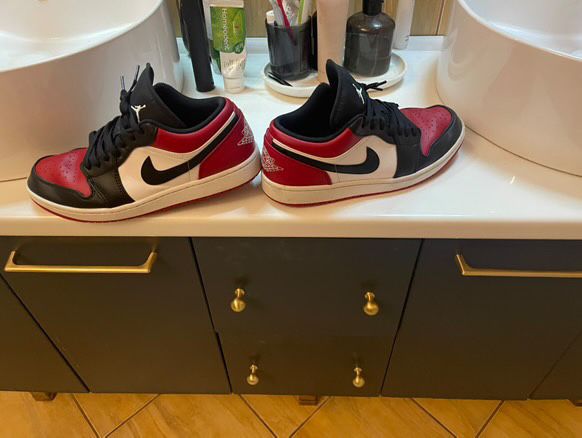 Jordan 1 low bred toe