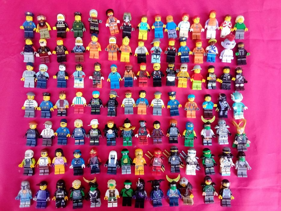 Foarte ieftin ! Figurine LEGO și piese LEGO !