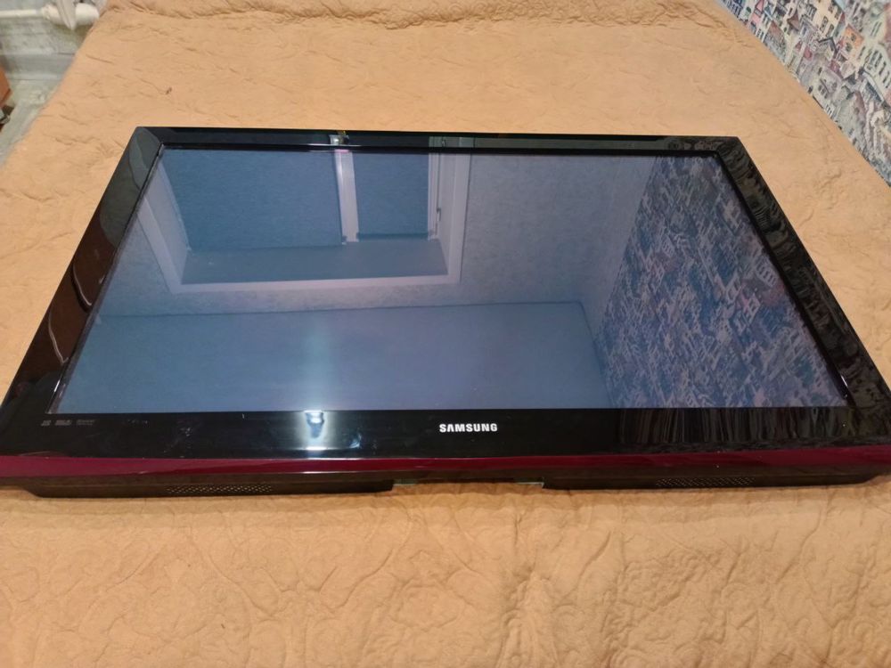 Продам Телевизор Samsung PS-42B430P2W