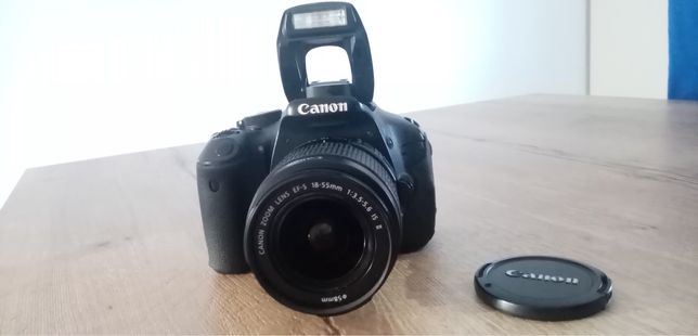 Aparat Foto Profesional Canon 600D + Accesorii