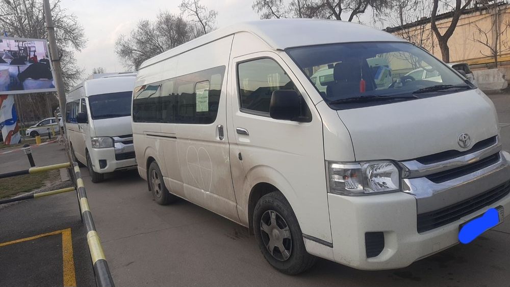 Toyota       Hiace.