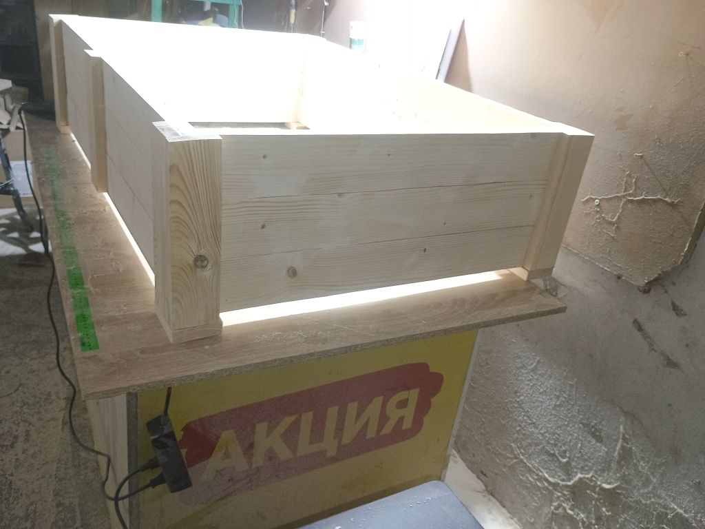 Продавам дървени кашпи