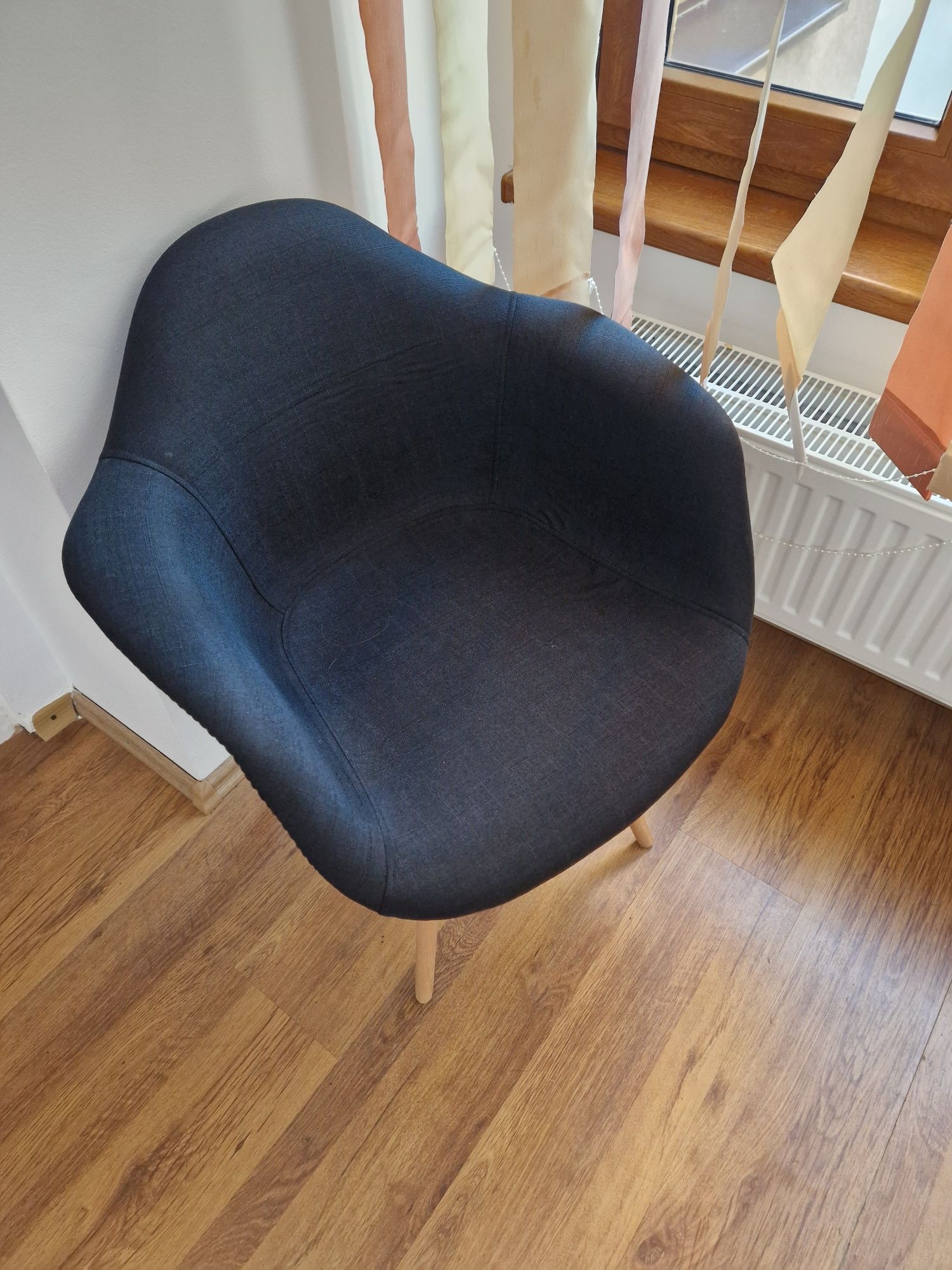 Mobilier nou de vânzare