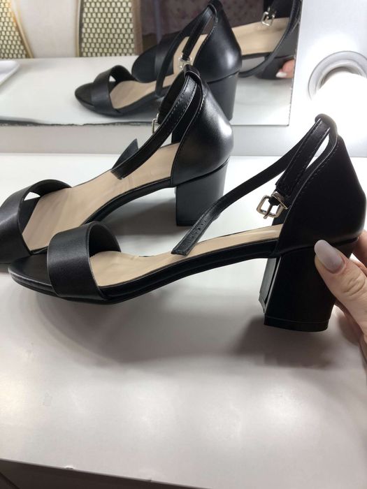 Дамски сандали на ток