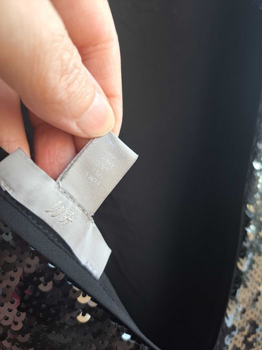 Vand rochie cu paiete H&M neagra L lungime 121 cm