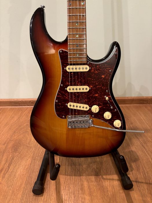 Sire Larry Carlton S7