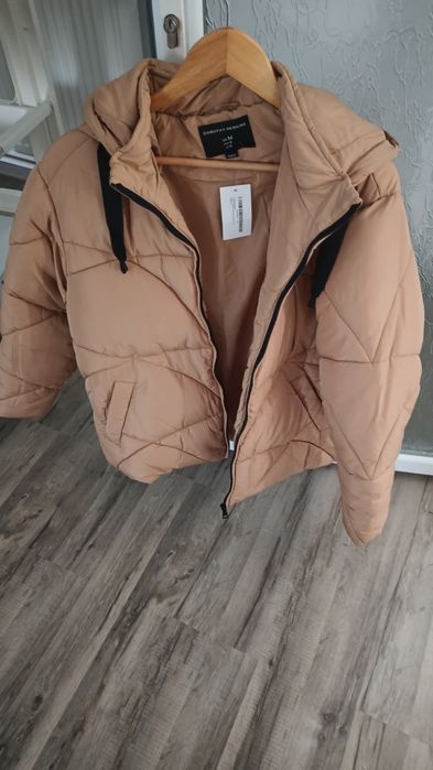 Vând geaca de iarna noua cu eticheta brand Dorothy Perkins