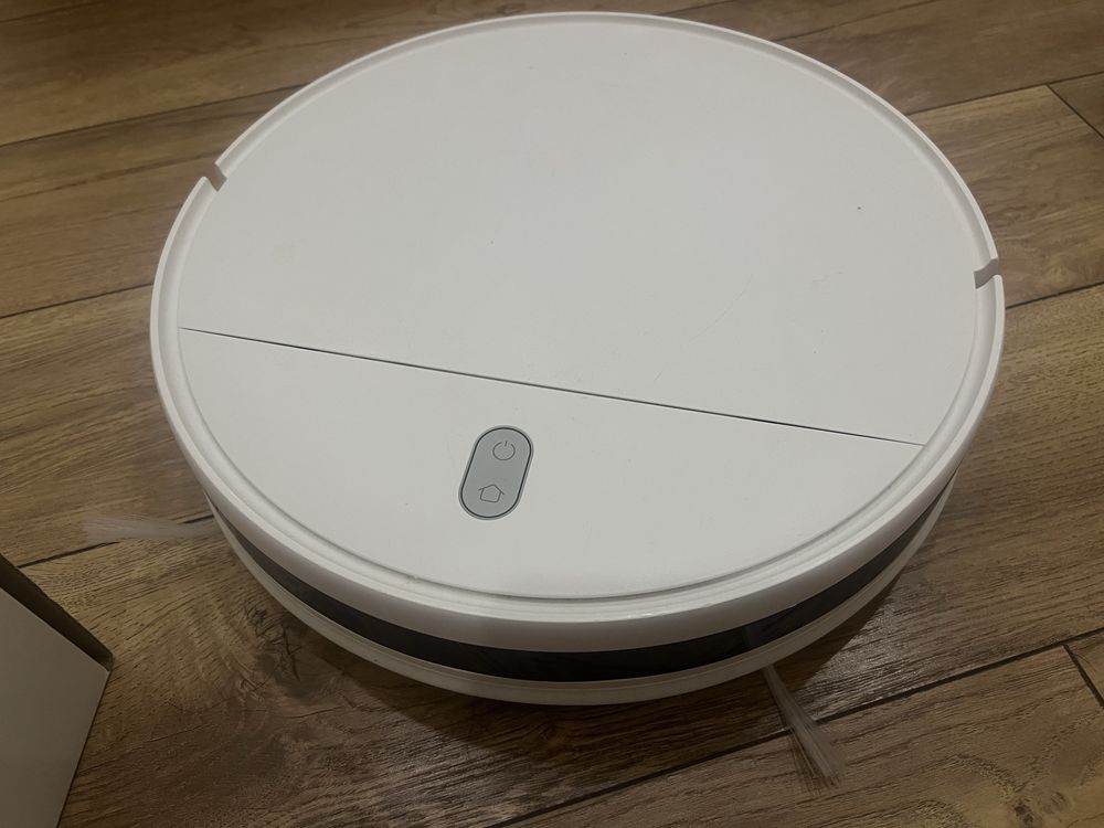 Робот пелесос Mi Robot vacuum-Mop Essential .