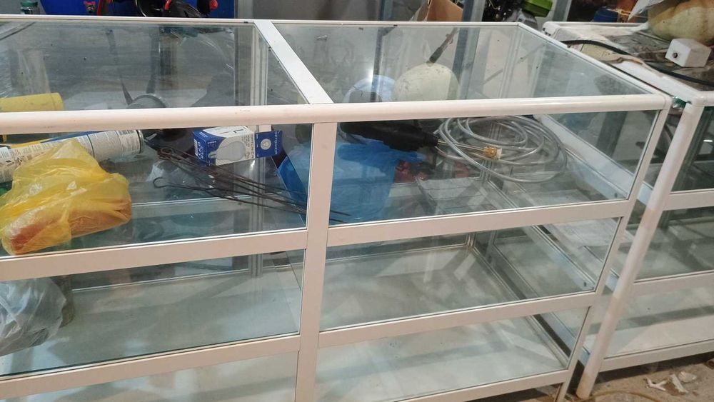 Стъклена витрина за магазин