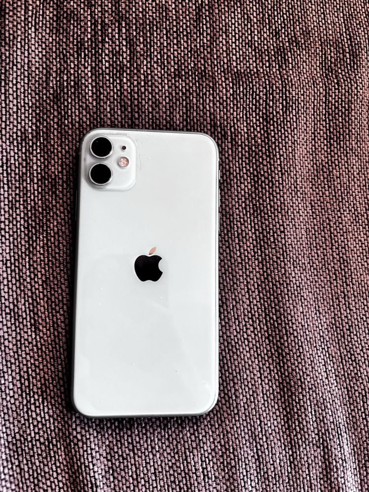 Iphone 11 ползван 2 год