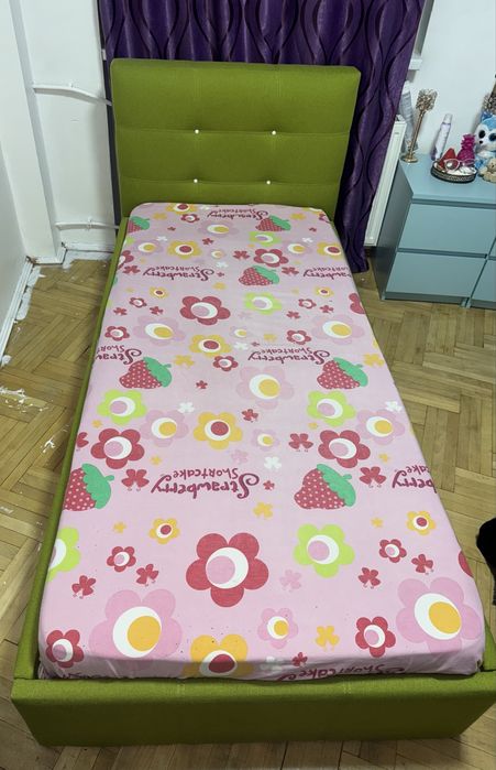 Pat tapitat hamar verde  cu tablie inalta pentru o persoana 100x200 cm