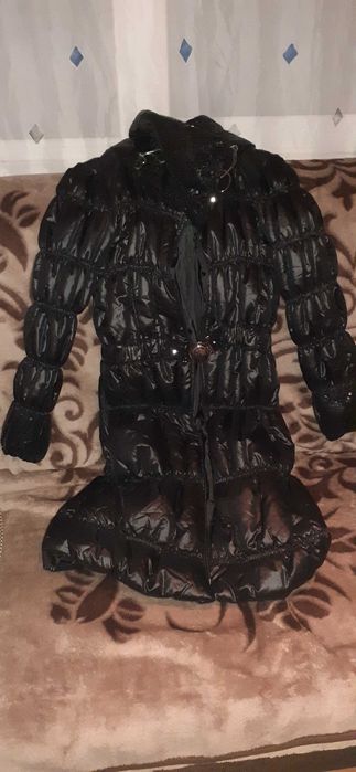 Vând geacă lungă femei!