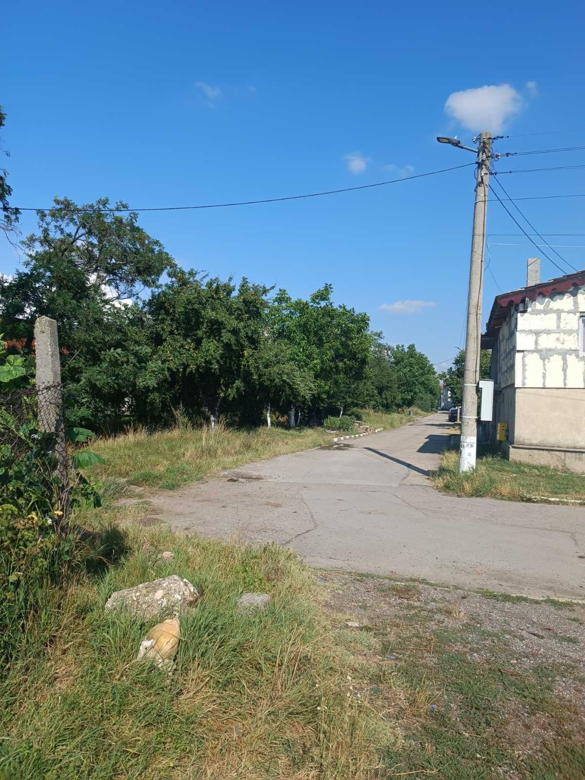 Поземлен имот до регулация близо до София