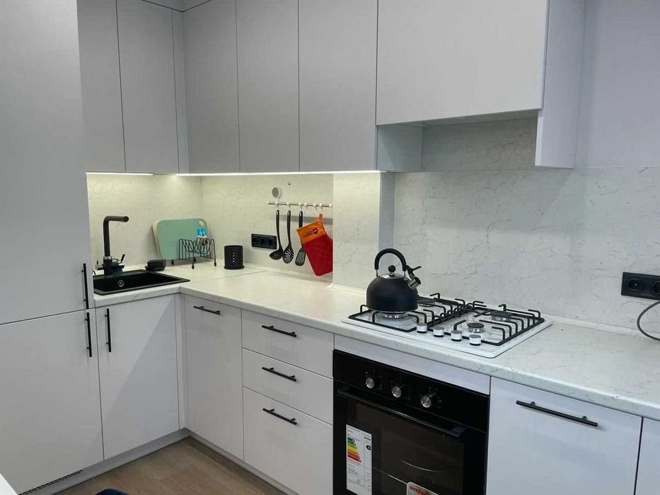 сдается 1 комнатная в центре города Айбек