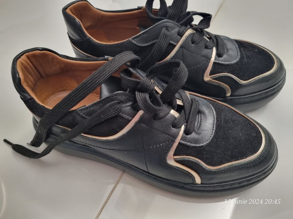Vând pantofi sport de damă,Dasha