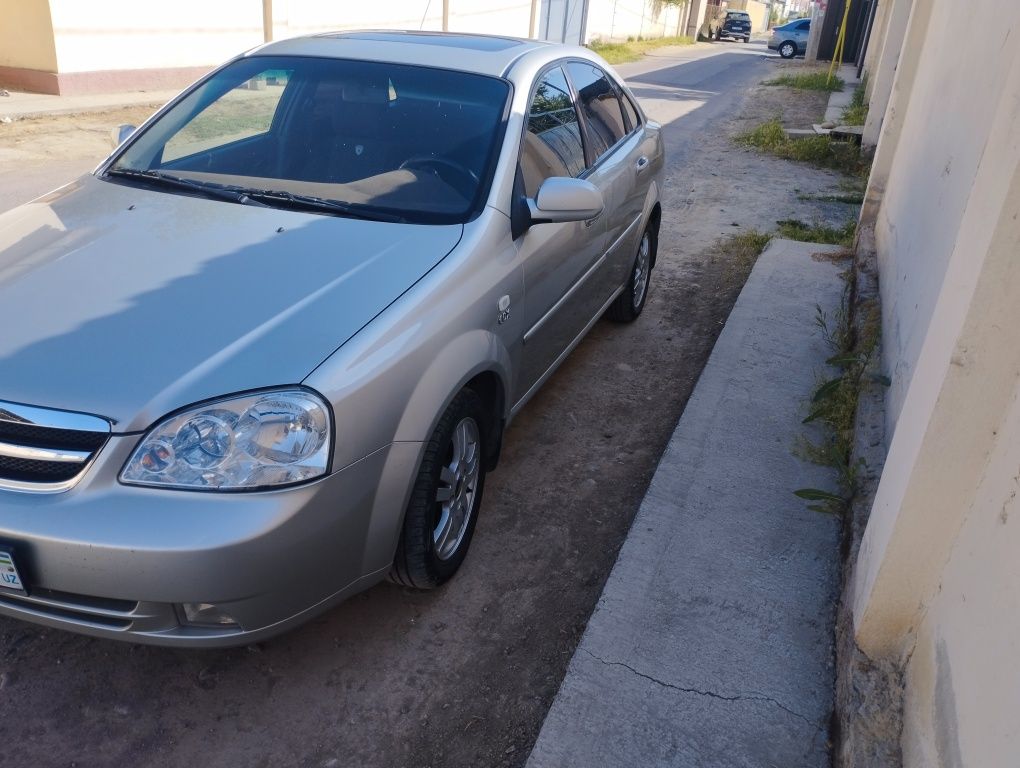Продаю срочно ласетти 1.8 автомат