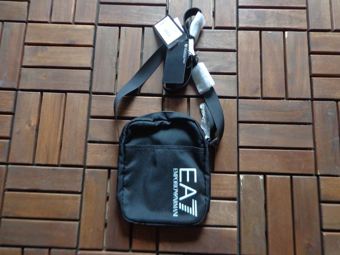 Мъжка кросбоди чанта EA7 Emporio Armani 
156.28лв. Emporio Armani