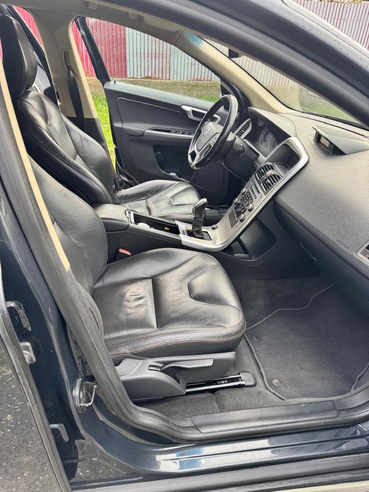 Volvo Xc60 Pachet R-Design