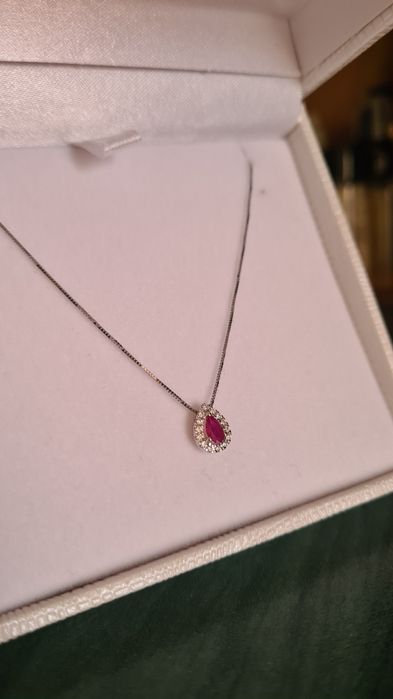 Колие от бяло злато 18 карата с рубин и диаманти