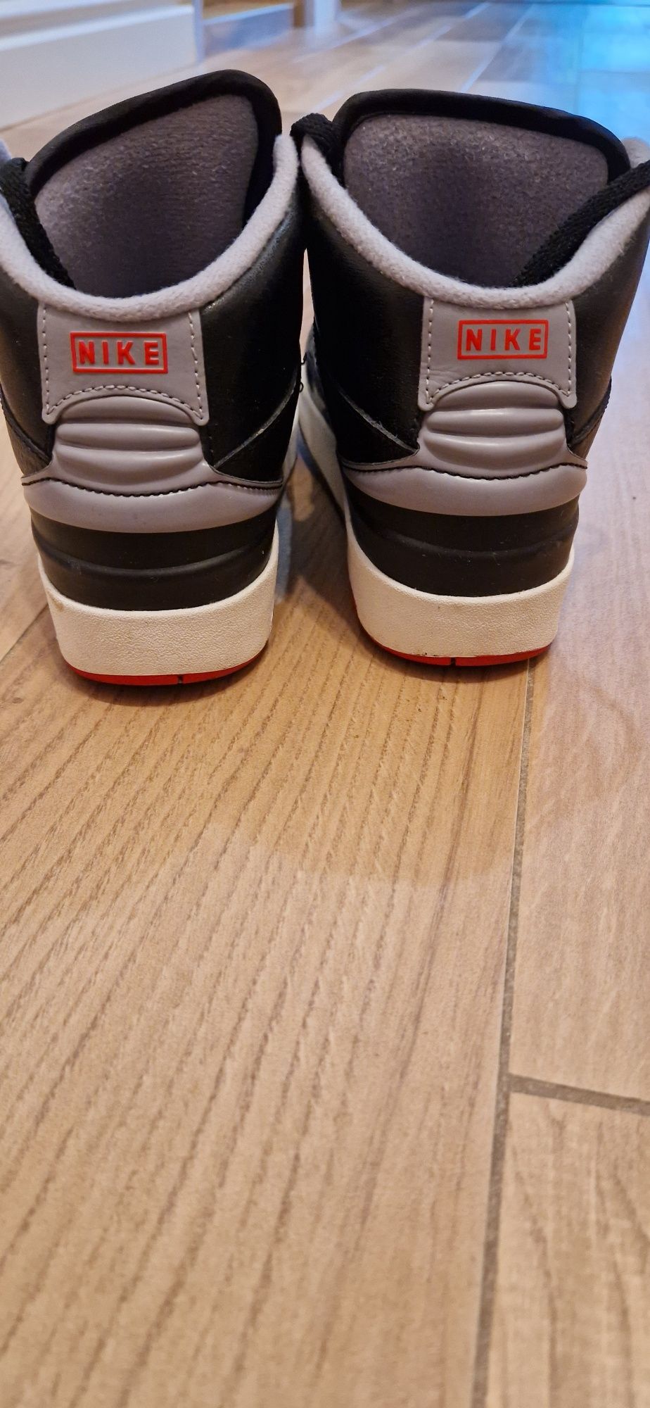 Jordan 2 Retro Cement, естествена кожа