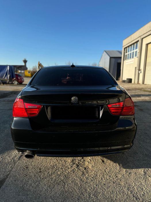 Bmw. E 90  318 D 2009