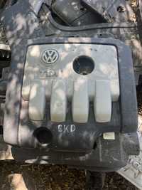 Декоративен капак над мотор Volkswagen golf 5 vw touran 2.0tdi