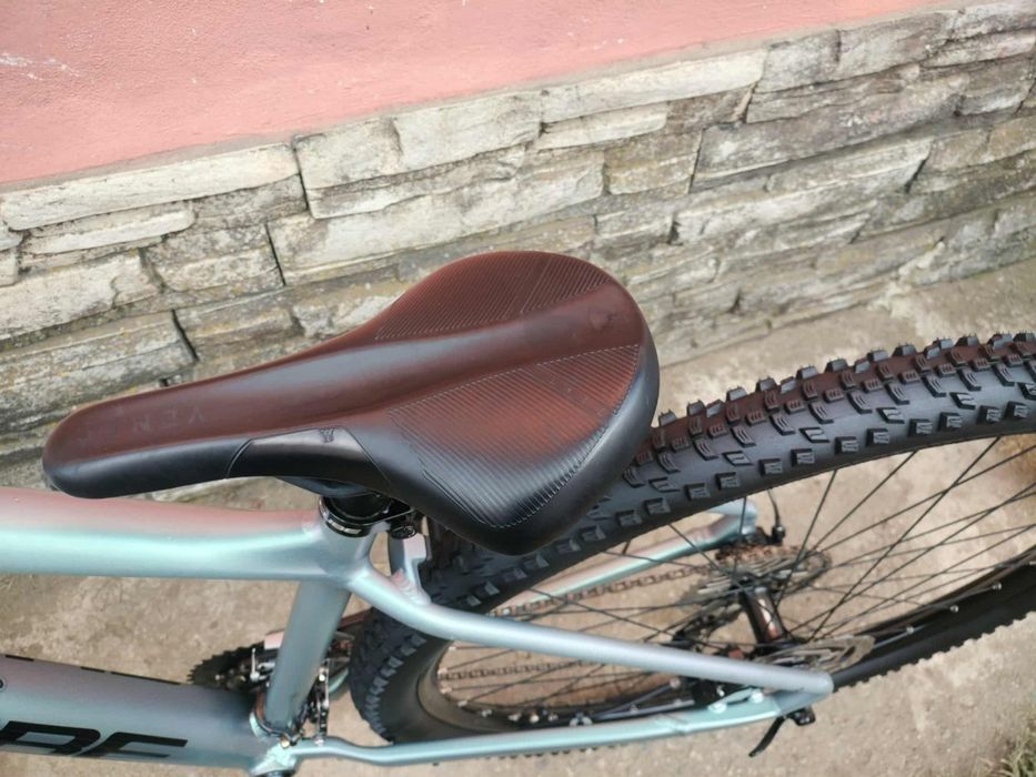 Bicicleta Cube roti pe 29 frâne disc hidraulice cadru aluminiu M