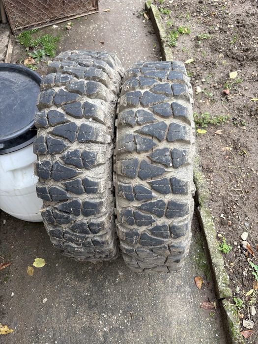 Гуми за УАЗ в много добро състояние