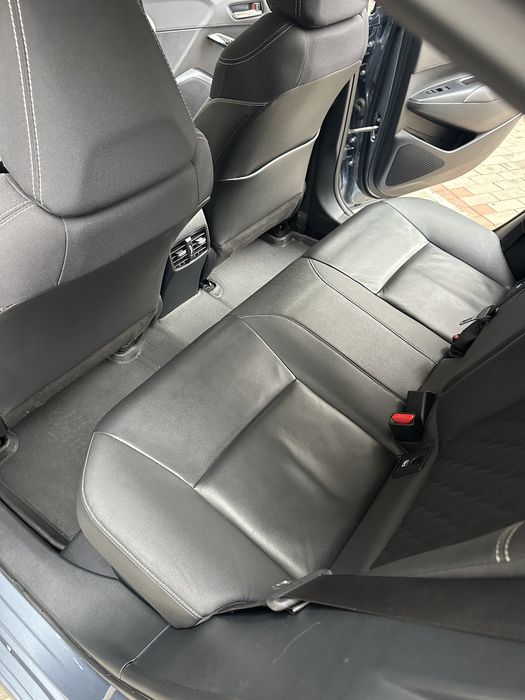 De vanzare Toyota Corolla hybrid in garantie propietar ca si nouă!