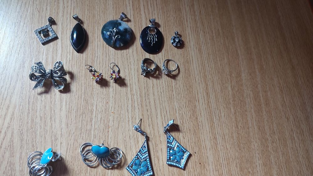Vând bijuterii din argint