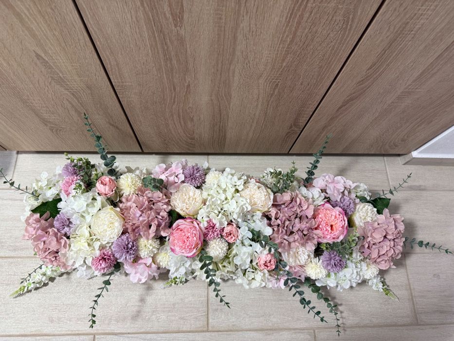 Vând aranjamente florale pentru evenimente