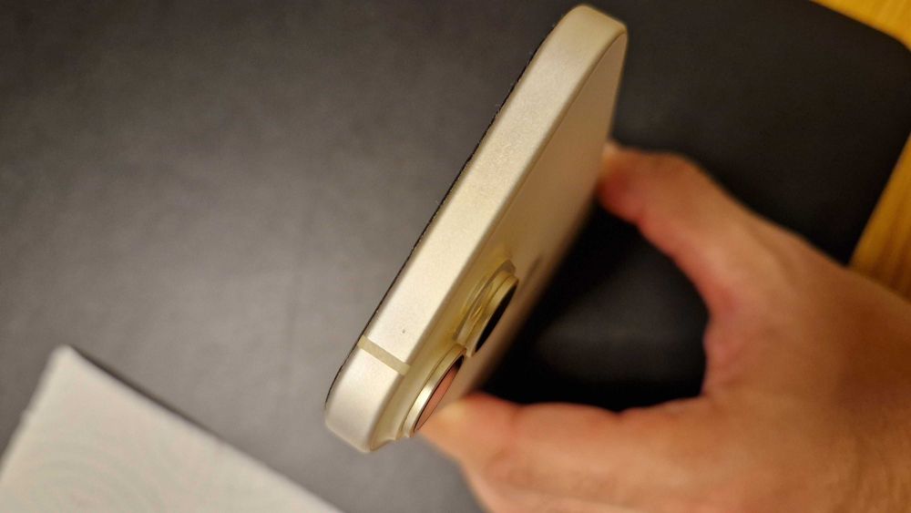 iPhone 15 128GB жълт