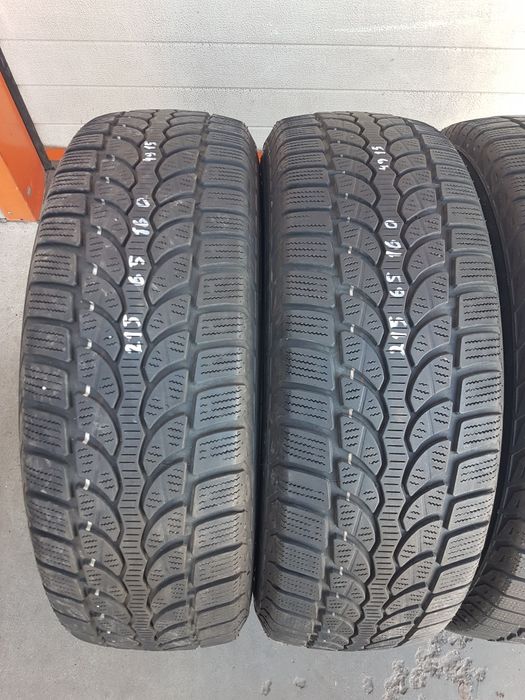 Зимни гуми 4 броя BRIDGESTONE Blizzak LM80 215 65 R16 дот 4915
