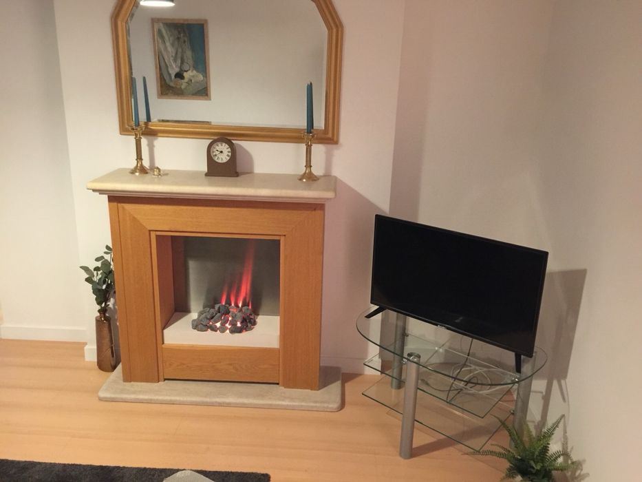 Италиански диван двойка-лимоново жълто,холна масичка