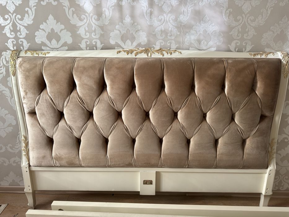 Кровать двухспальная