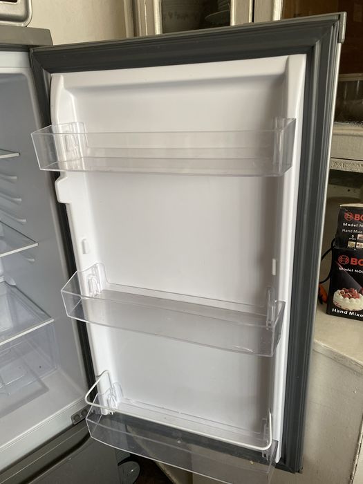 Холодильник почти новый