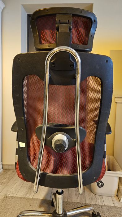 Scaune ergonomice premium Ergohuman V1 si V2 – proveniență firmă IT