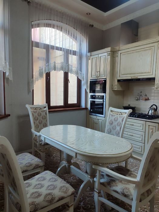 Ijaraga 2 etajlik hovli