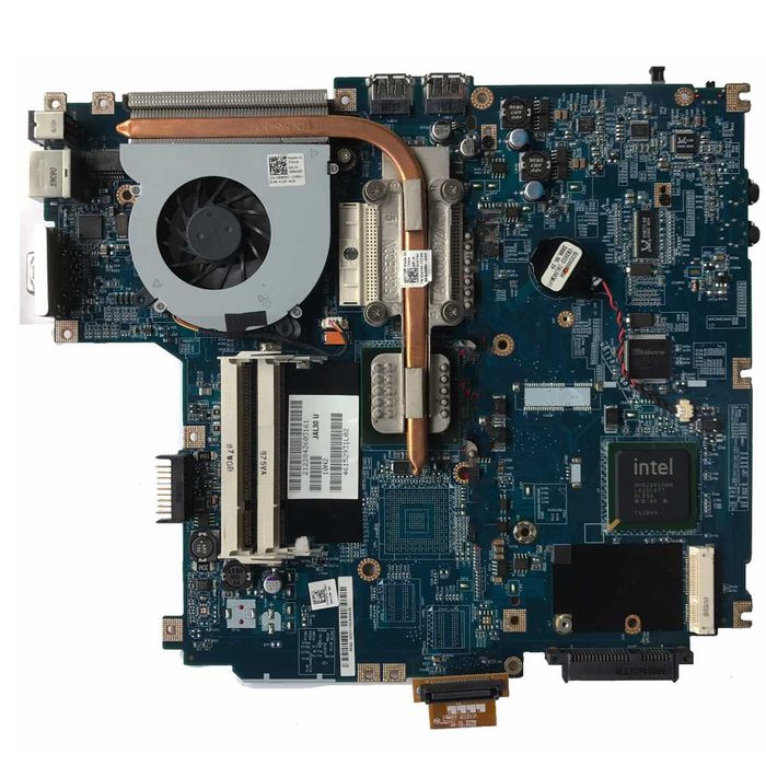 Electronist pasionat repar placi de baza laptop si console PS4, PS5