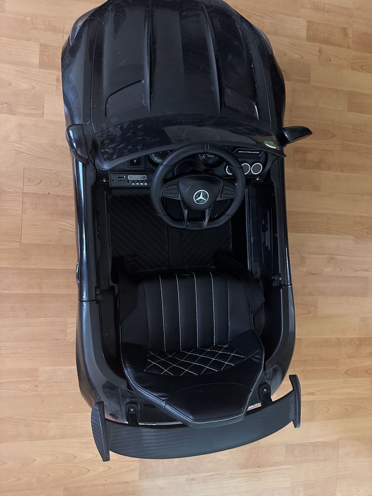 Акумулаторна кола Mercedes AMG