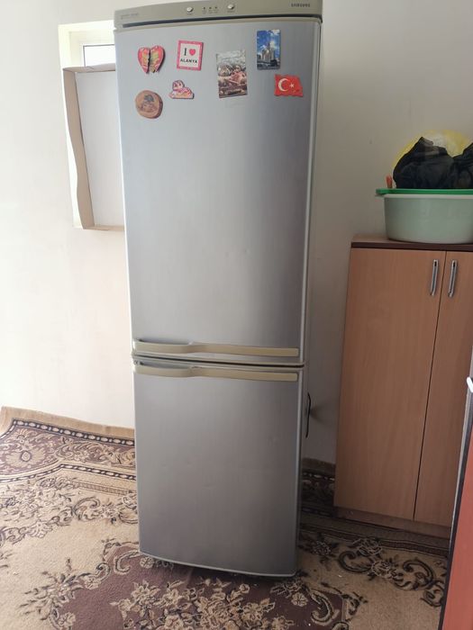 Холодильник рабочи