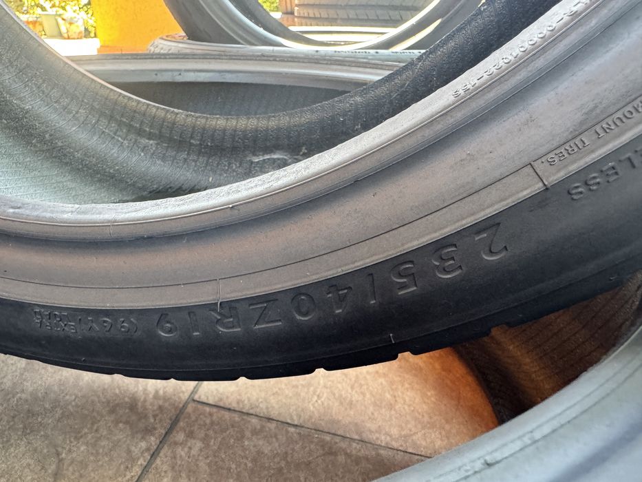 Dunlop 235/40/19
