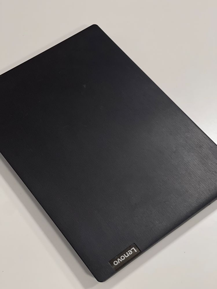 Продается ноутбук Lenovo V14