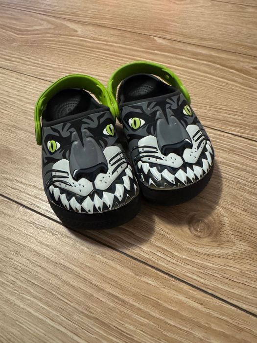 Papuci Crocs marimea 26-27