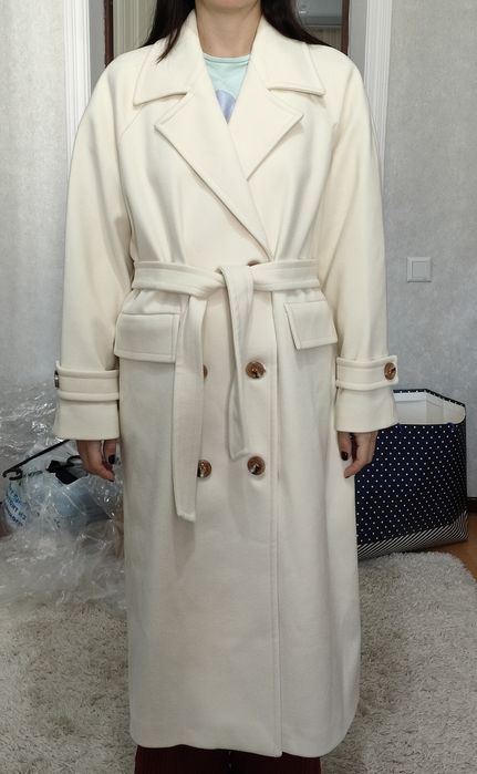 Новое пальто молочный 48 р Турция