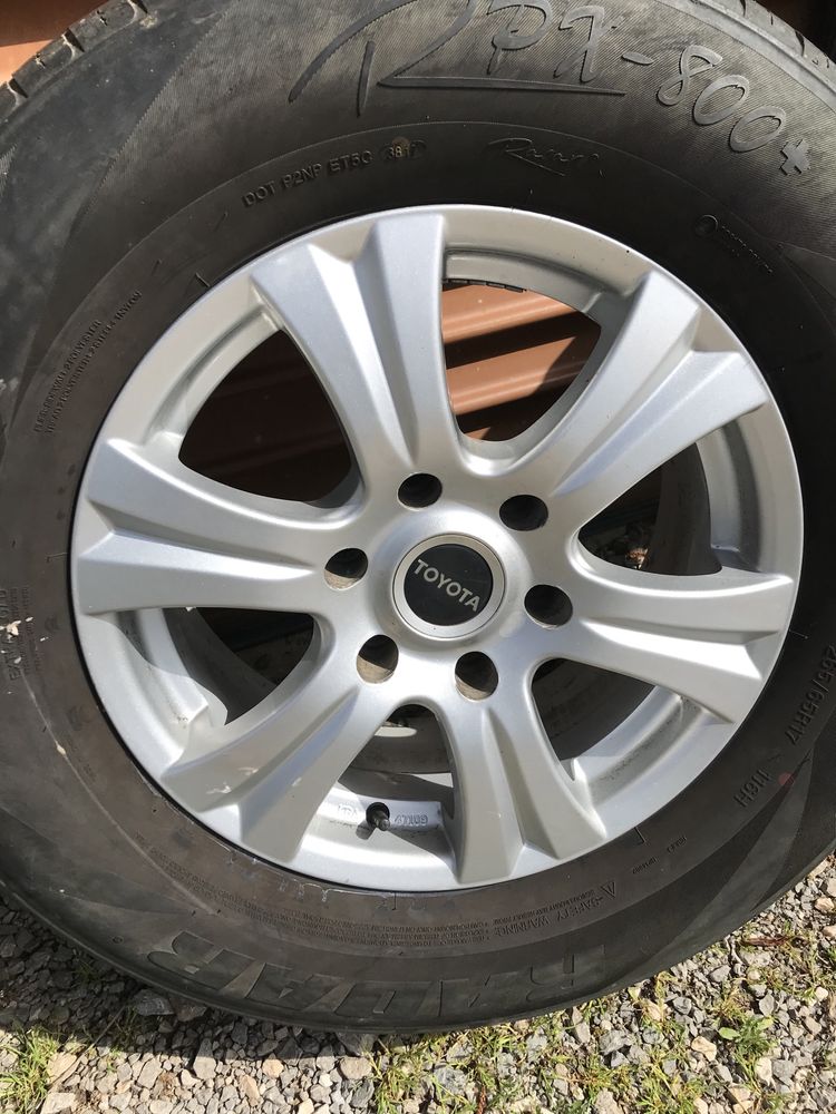 Алуминиеви джанти с летни гуми за  джип Тойота,265/65R17