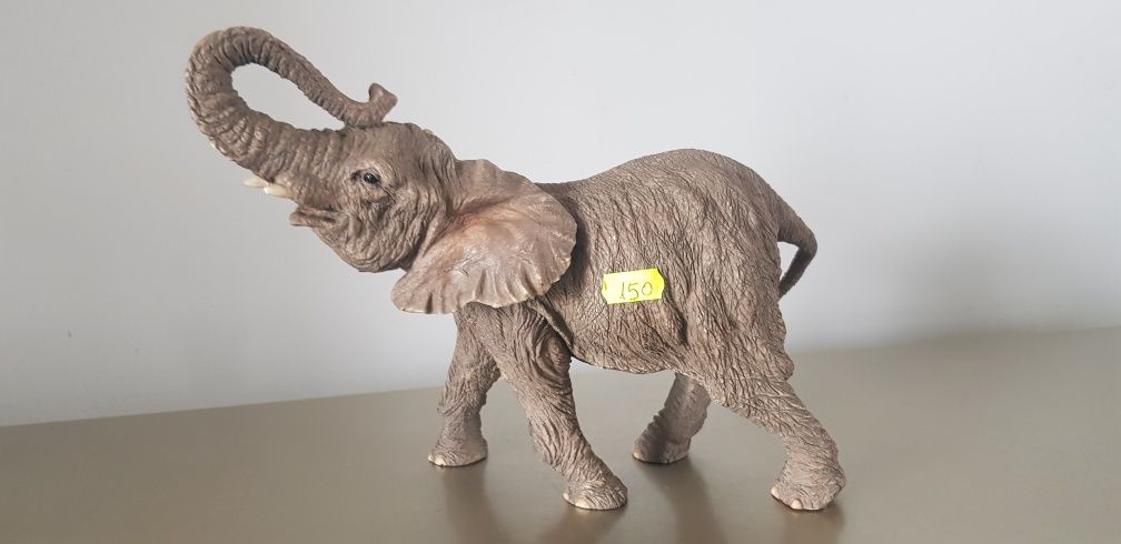 Statuetă elefant din material compozit și  lemn